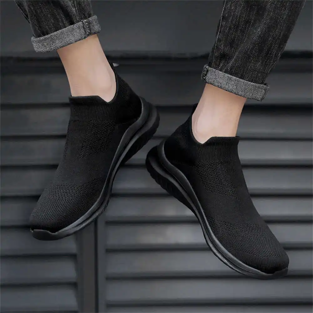 Women Fashion Name Ideas - أحذية تنس جديدة ناعمة باللون البيج