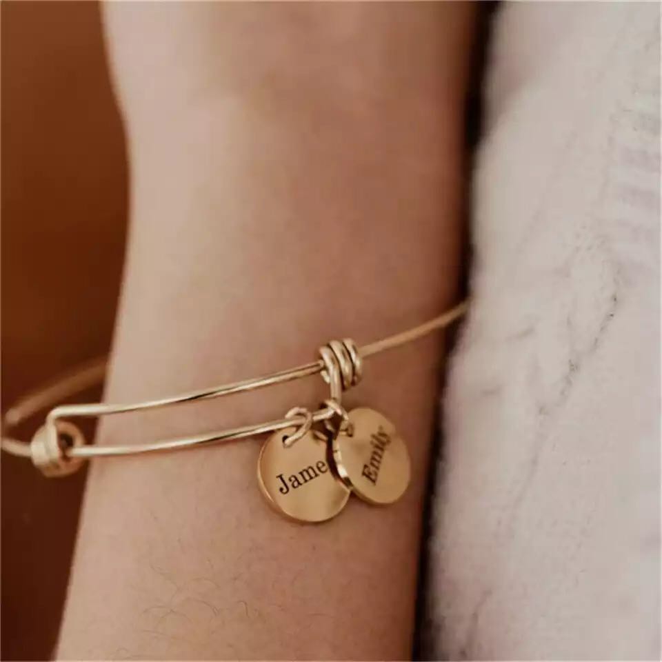 سوار الإسورة شخصية مع السحر ،  - مراجعة Women Fashion Name Ideas وسعره